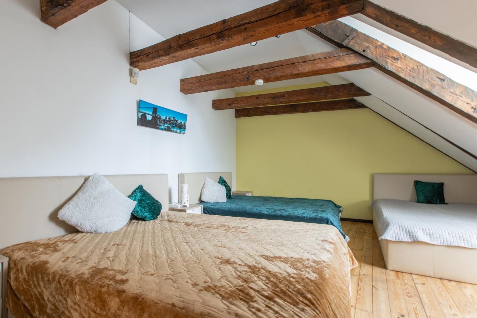 Mansard In Old Town Apartment รีกา ภายนอก รูปภาพ