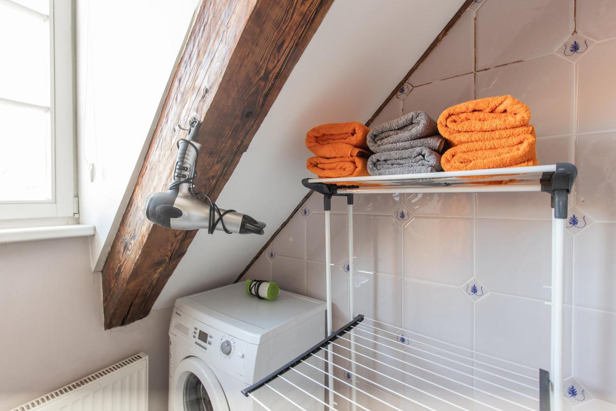 Mansard In Old Town Apartment รีกา ภายนอก รูปภาพ