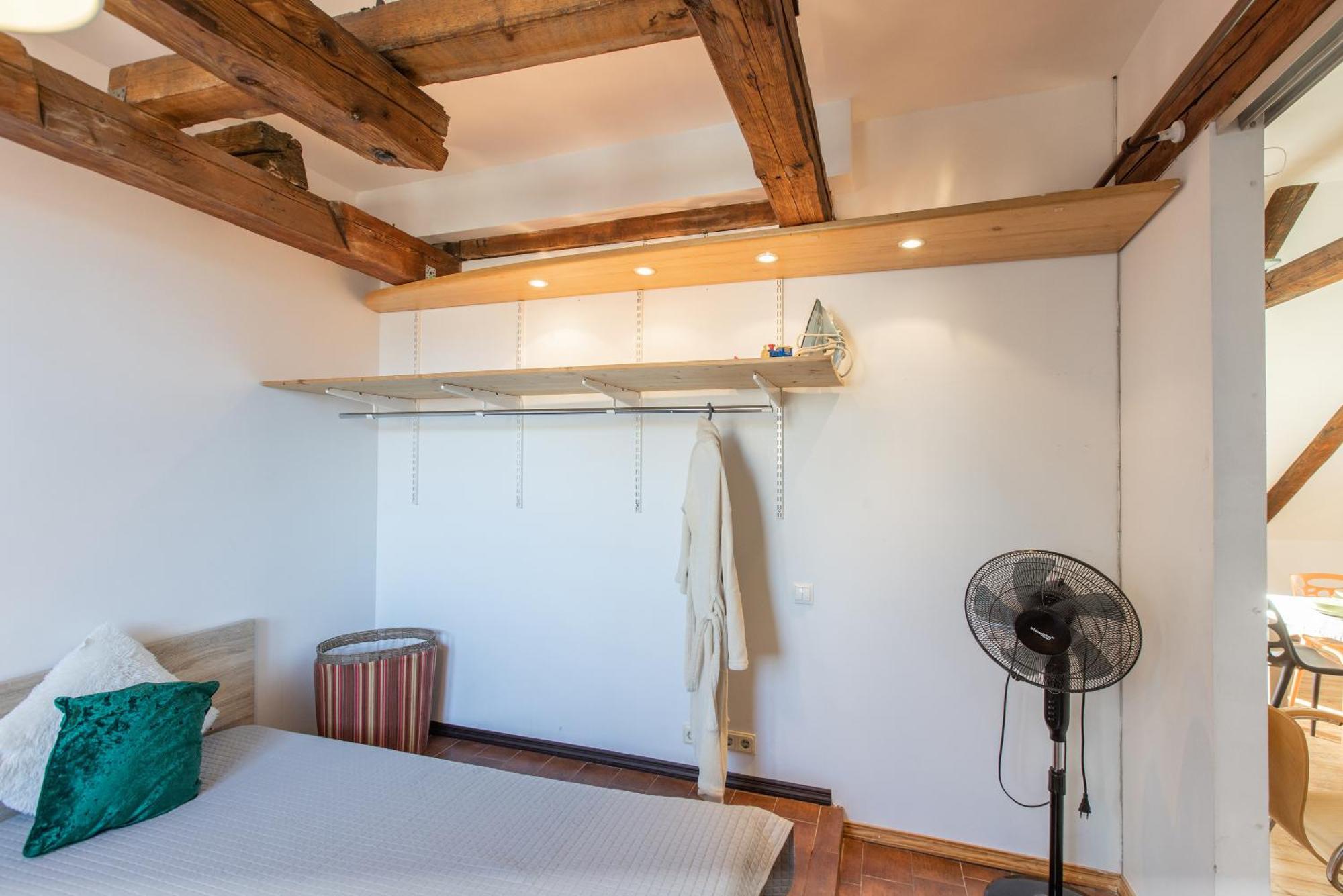 Mansard In Old Town Apartment รีกา ภายนอก รูปภาพ