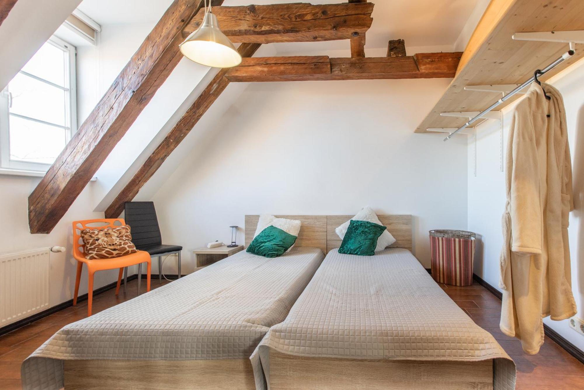Mansard In Old Town Apartment รีกา ภายนอก รูปภาพ