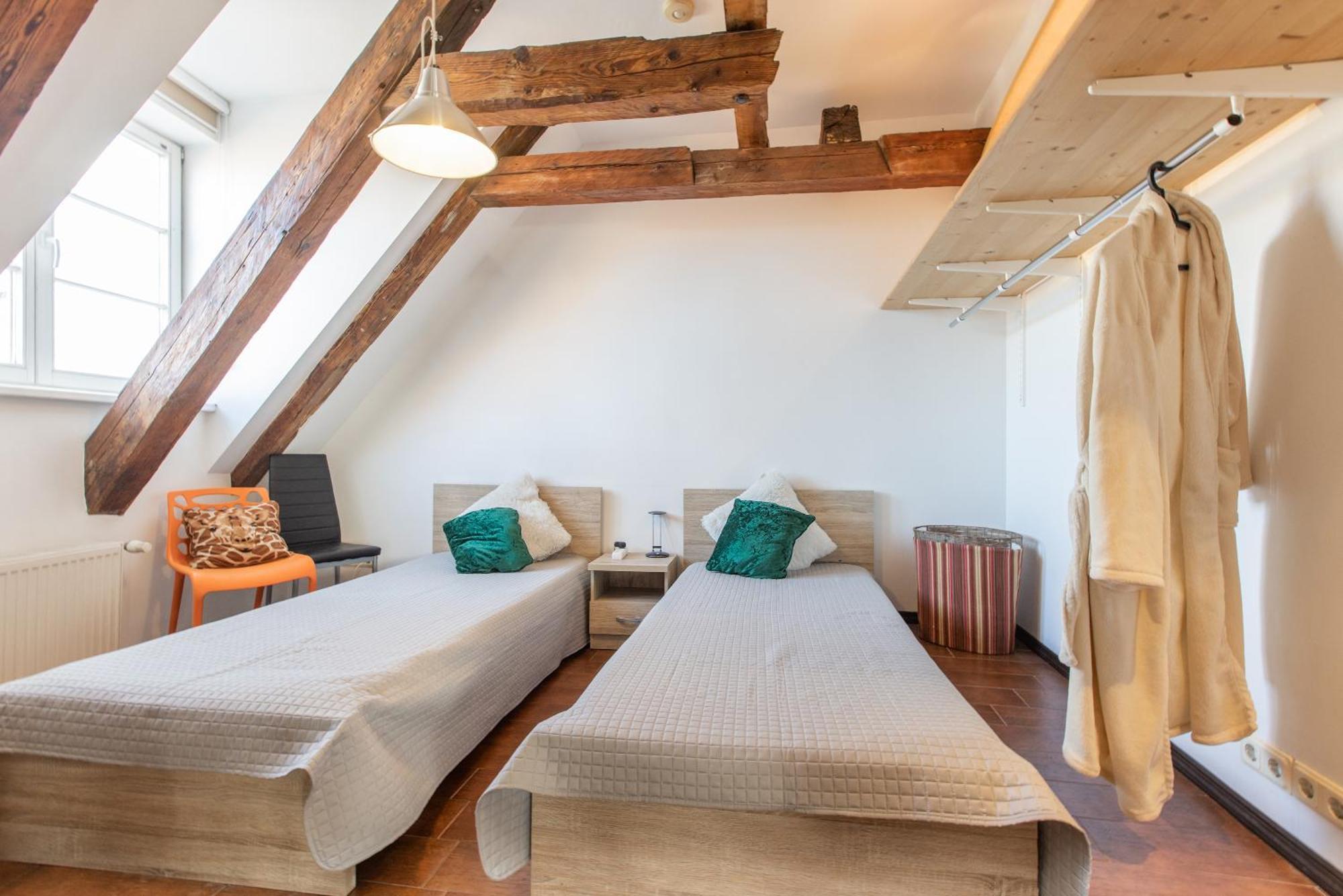Mansard In Old Town Apartment รีกา ภายนอก รูปภาพ