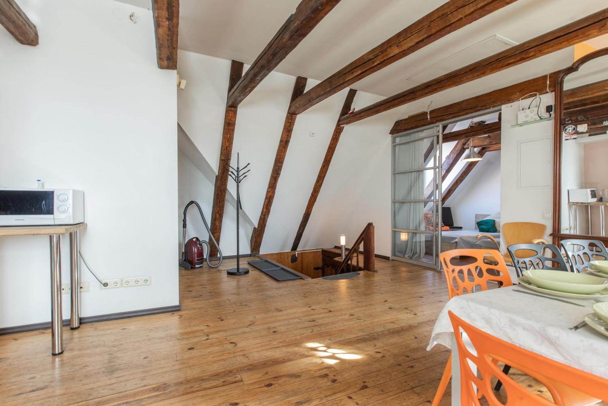 Mansard In Old Town Apartment รีกา ภายนอก รูปภาพ