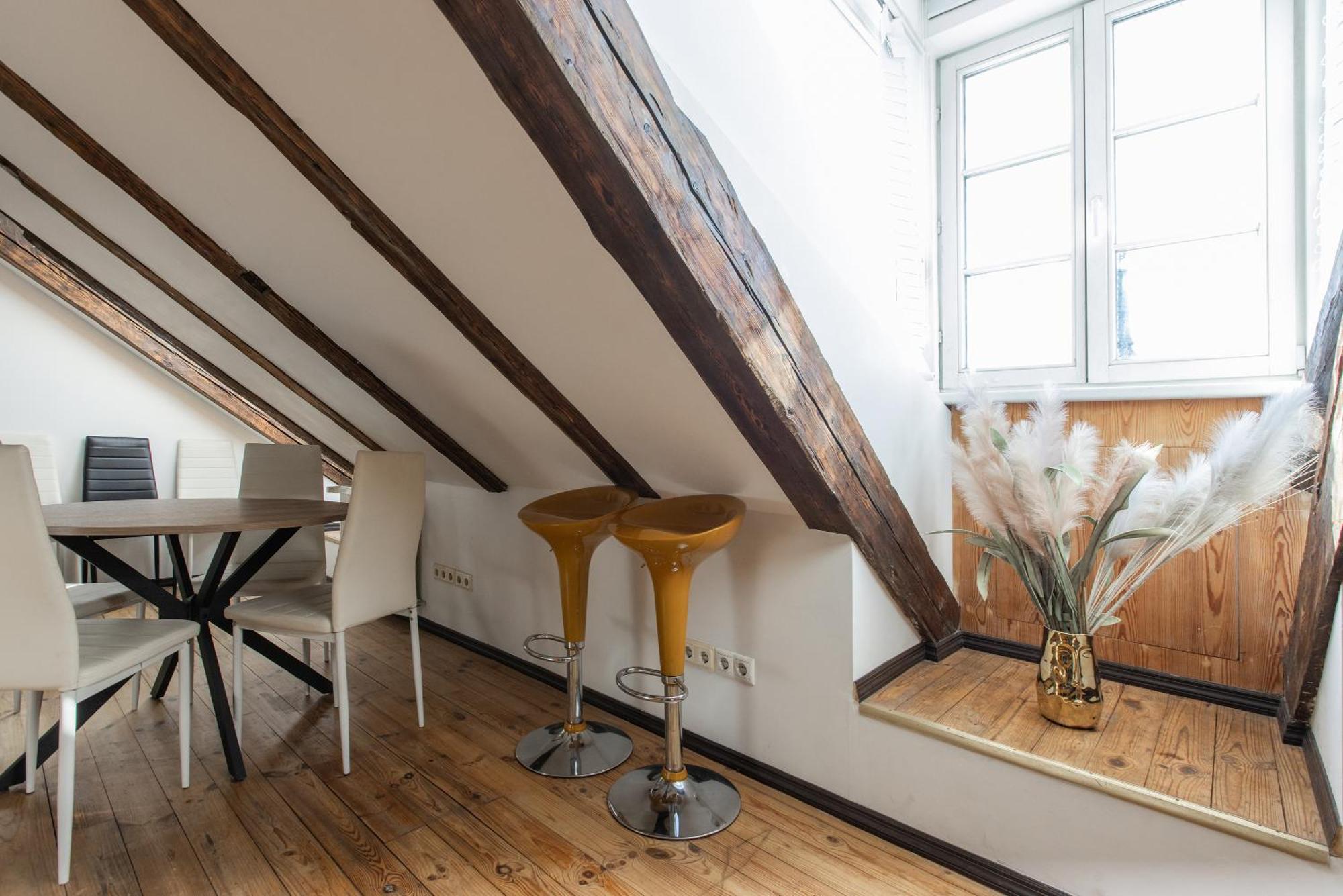 Mansard In Old Town Apartment รีกา ภายนอก รูปภาพ