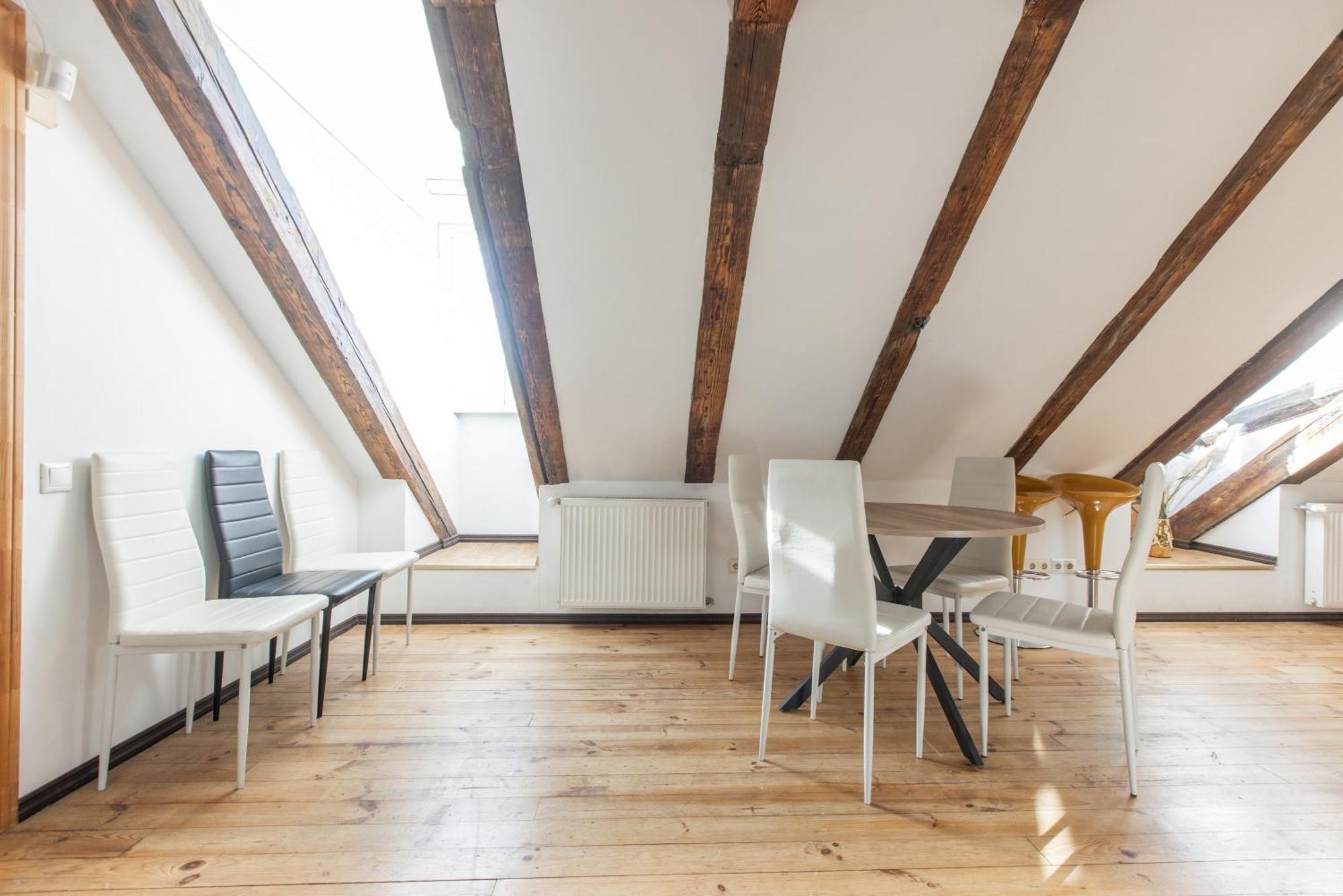 Mansard In Old Town Apartment รีกา ภายนอก รูปภาพ