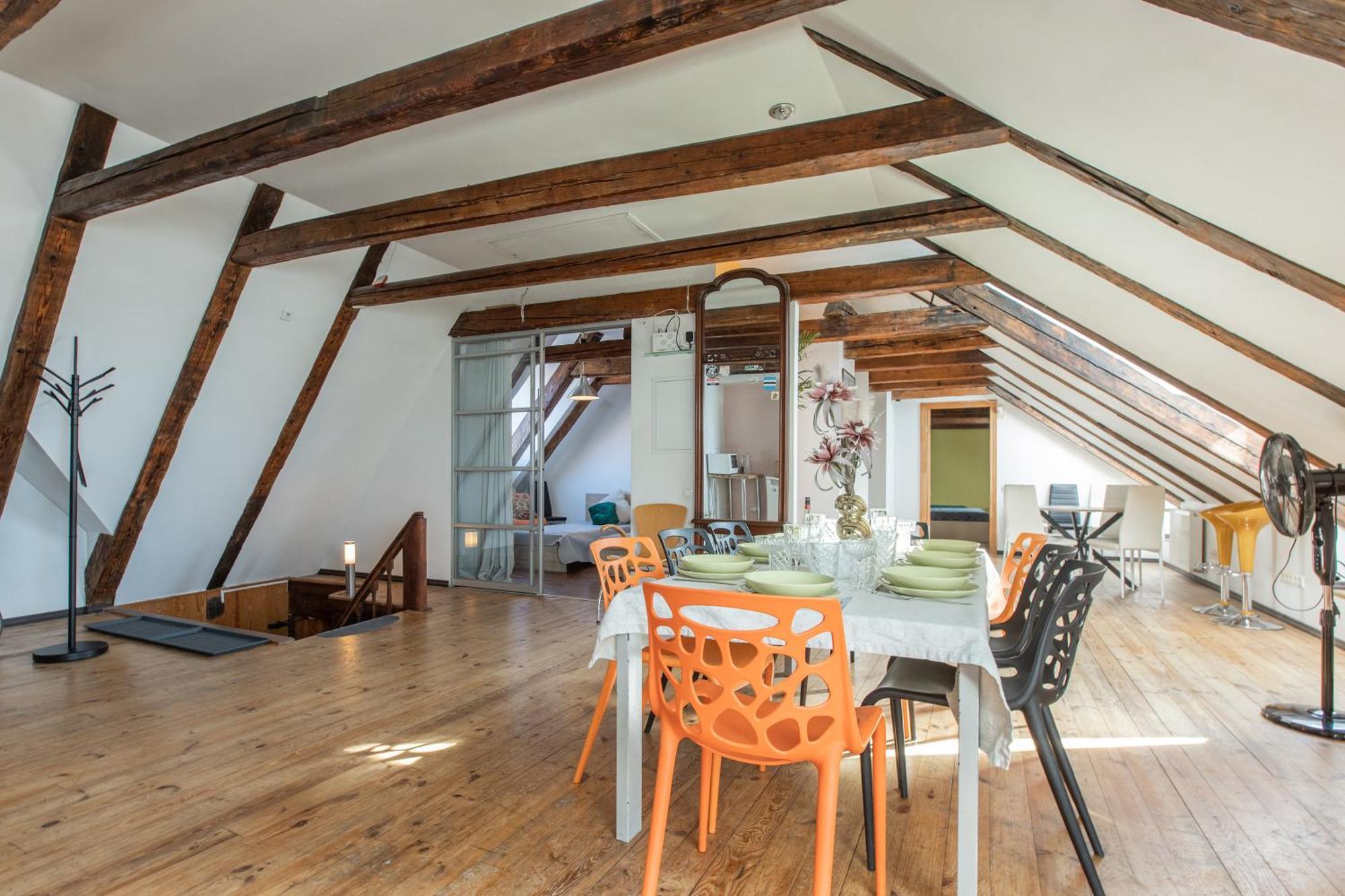 Mansard In Old Town Apartment รีกา ภายนอก รูปภาพ